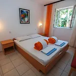 Appartamento With Parking Space Barbat, Rab - 22098 *