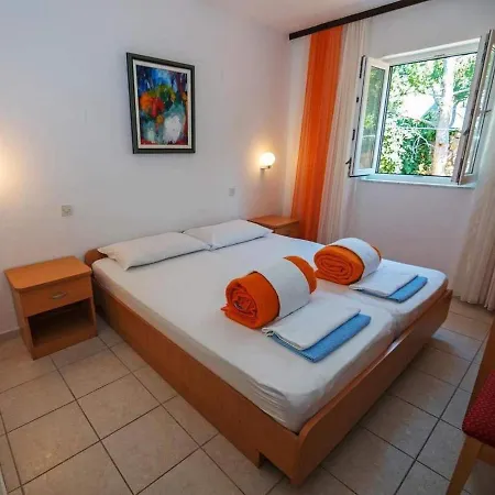 Daire With Parking Space Barbat, Rab - 22098 *