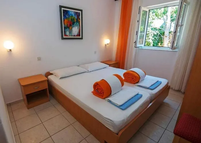 Apartment With Parking Space Barbat, Rab - 22098 *
