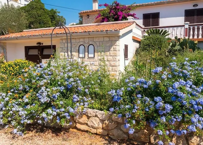 Apartment With Parking Space Barbat, Rab - 22098 *